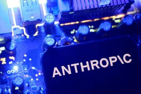 AI巨头如Anthropic和OpenAI等，都呼吁放慢尖端AI的研发，以有足够时间改善安全预防和控制系统。（路透社）