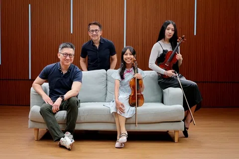 《沧海琴声》团队包括导演韩蕴光（左起）、本地资深音乐人何国杰、12岁天才小提琴手郭淑琴和小提琴家杨光爱。（档案照）