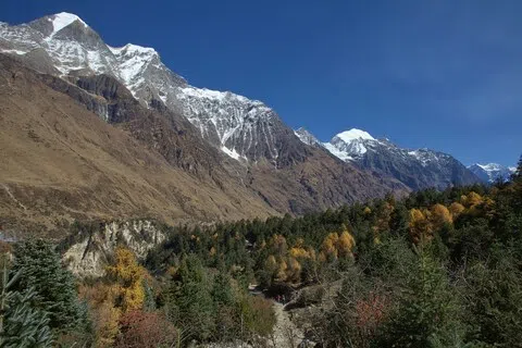 根据当地媒体报道，不幸去世的男子事发前正在进行适应高海拔环境的攀登训练。（图／Unsplash）