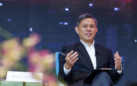 陈振声星期二（6月23日）出席新加坡国立大学中东研究所主办的年度研讨会。在问答环节中，就美国是否已失去国际信誉的提问，他提醒，最重要的不是谁的信誉较高谁又较低，而是观感以及判断。（陈渊庄摄）