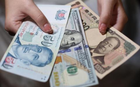 目前1美元约兑161.50日元，星期二（6约23日）午后一度兑161.7日元。若达到161.96，那将是日元1986年以来（接近40年来）最低水平。（王彦燕摄）