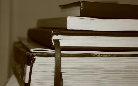 在任何报告中，作者都必须老实承认使用别人的东西，并且交代来源。（Unsplash）