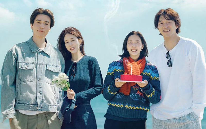 《鬼怪》迎来播出10周年，找回四位主演李栋旭（左起）、刘寅娜、金高银和孔刘展开两天一夜旅行。（Viu提供）